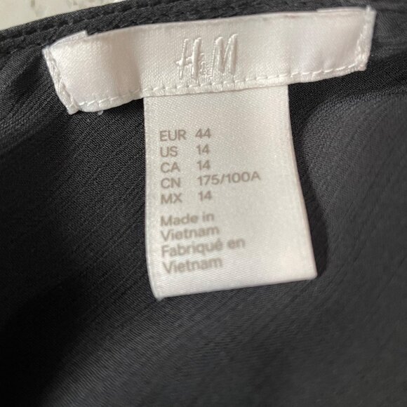 H & M Women's Black Tank Top SZ 14 Whimsygoth Lightweight Summer Elegant Silky - Picture 10 of 10